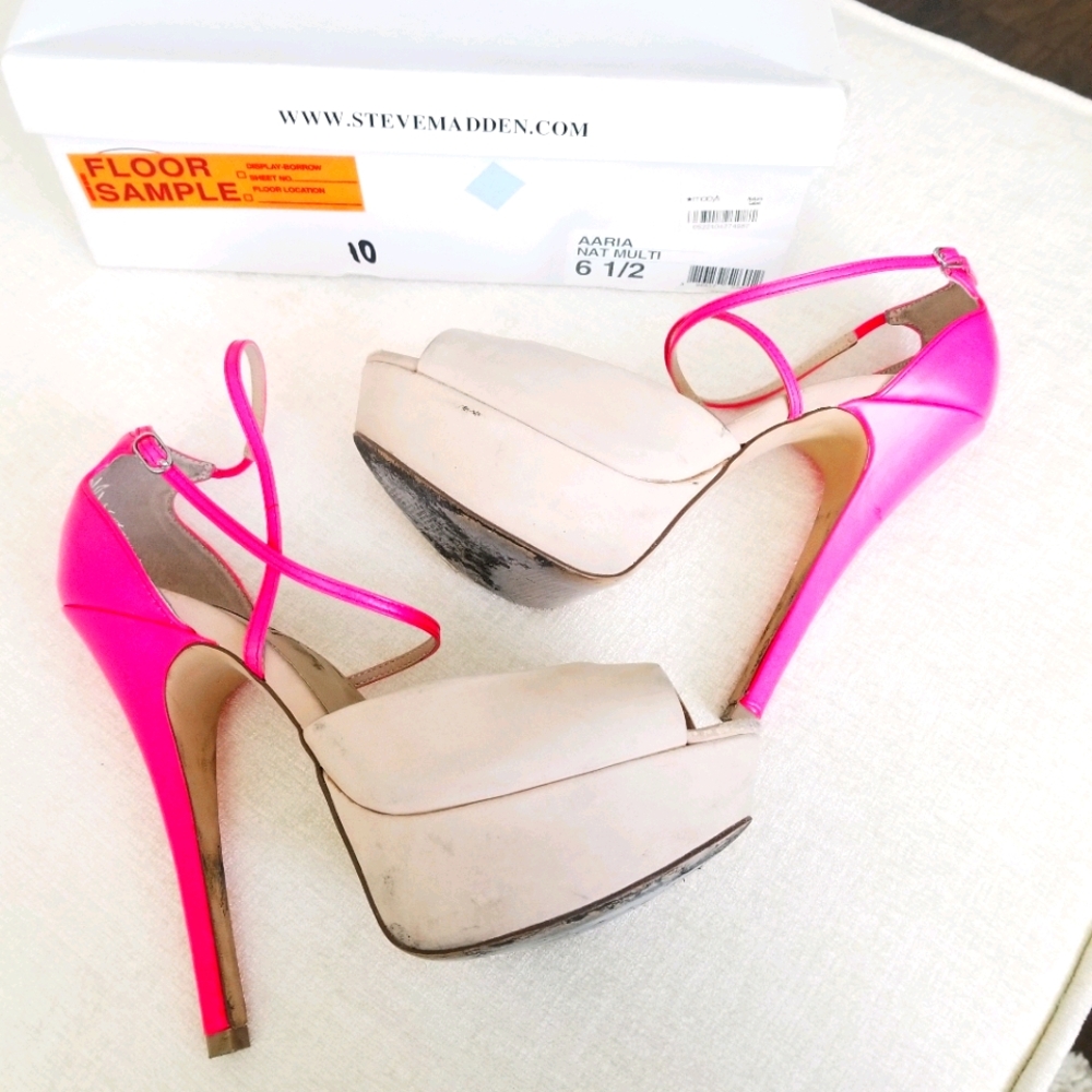 Steve Madden 6.5 Aaria' Pump  Color Block Strappy
